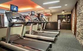 Courtyard By Marriott Tysons Mclean